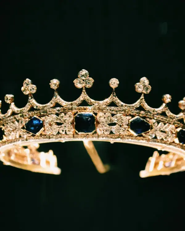 Zeina Crystal Tiara